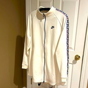White Nike zip down jacket, sporty, XL men’s